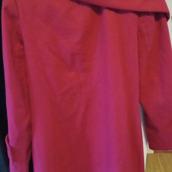 B&Z- European style long red coat size 40 (S) - Picture 5 of 6
